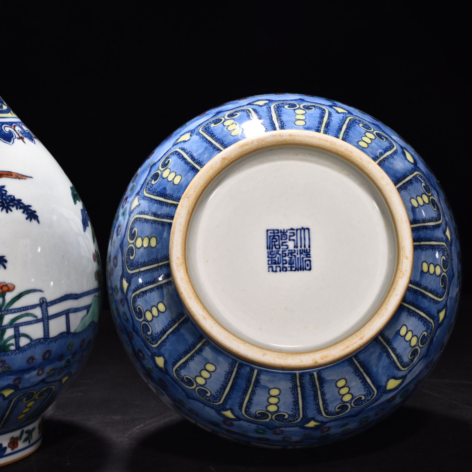Qing Dynasty Qianlong doucai jade pot spring vase
