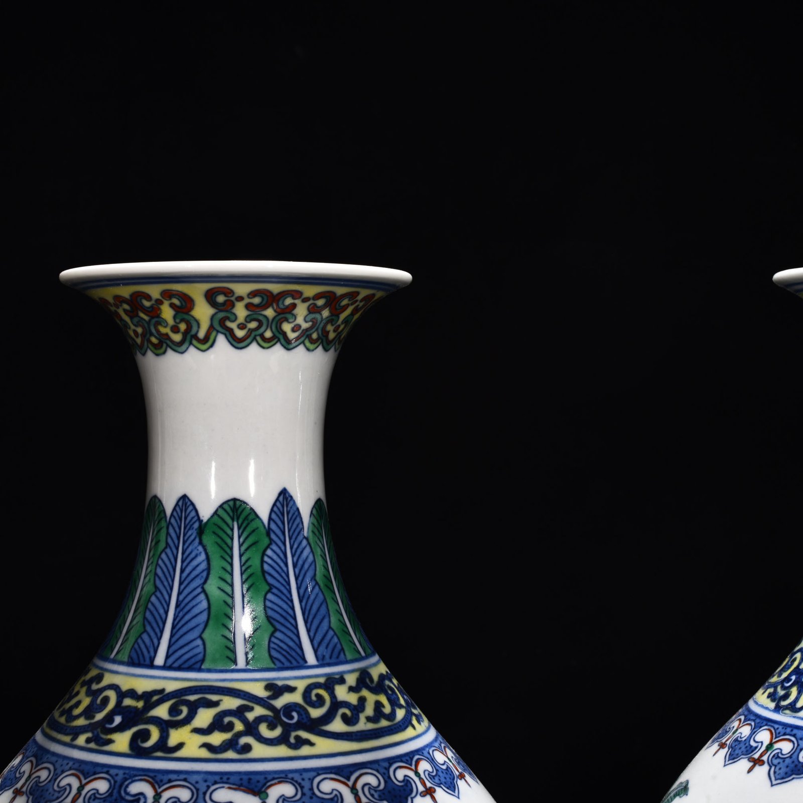 Qing Dynasty Qianlong doucai jade pot spring vase