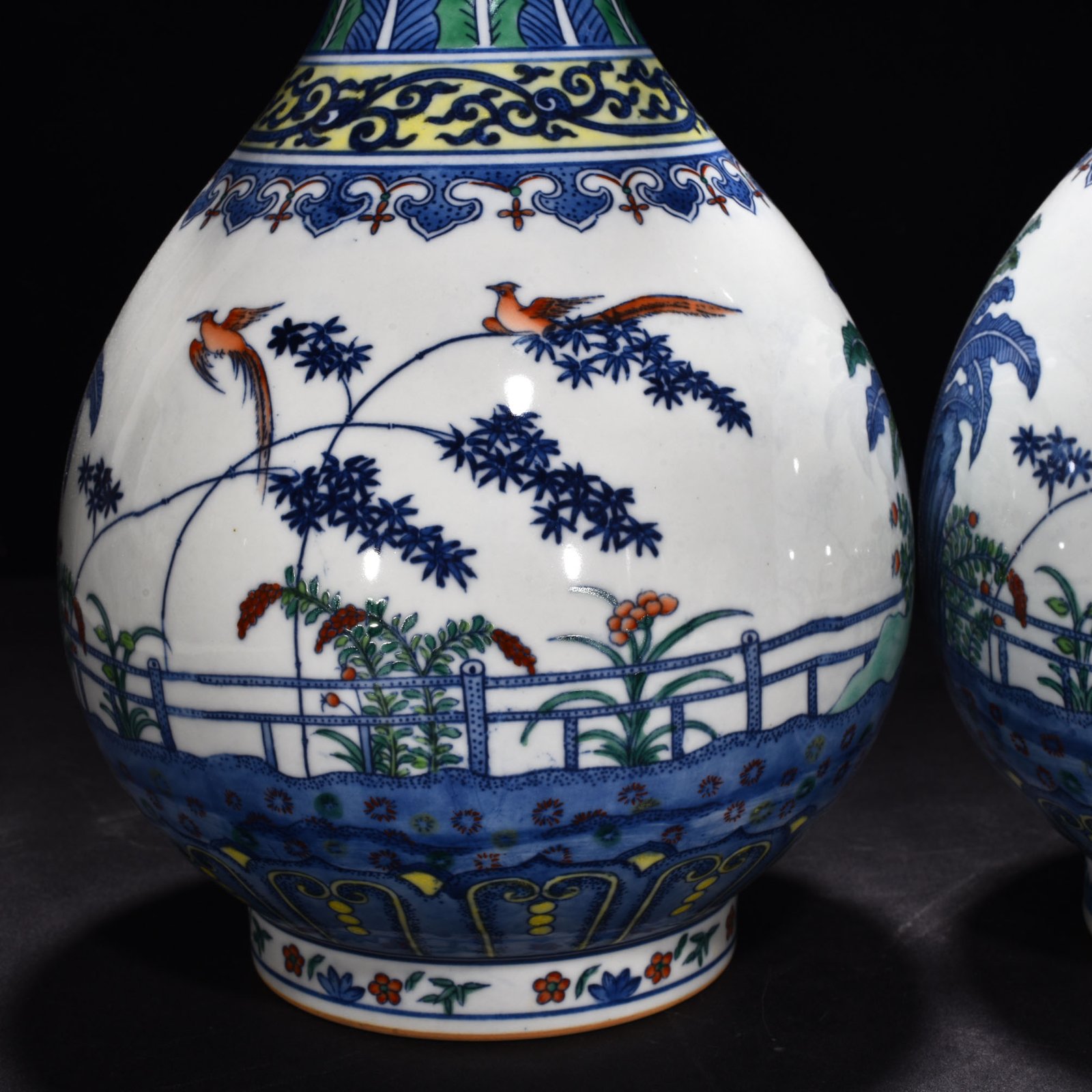 Qing Dynasty Qianlong doucai jade pot spring vase