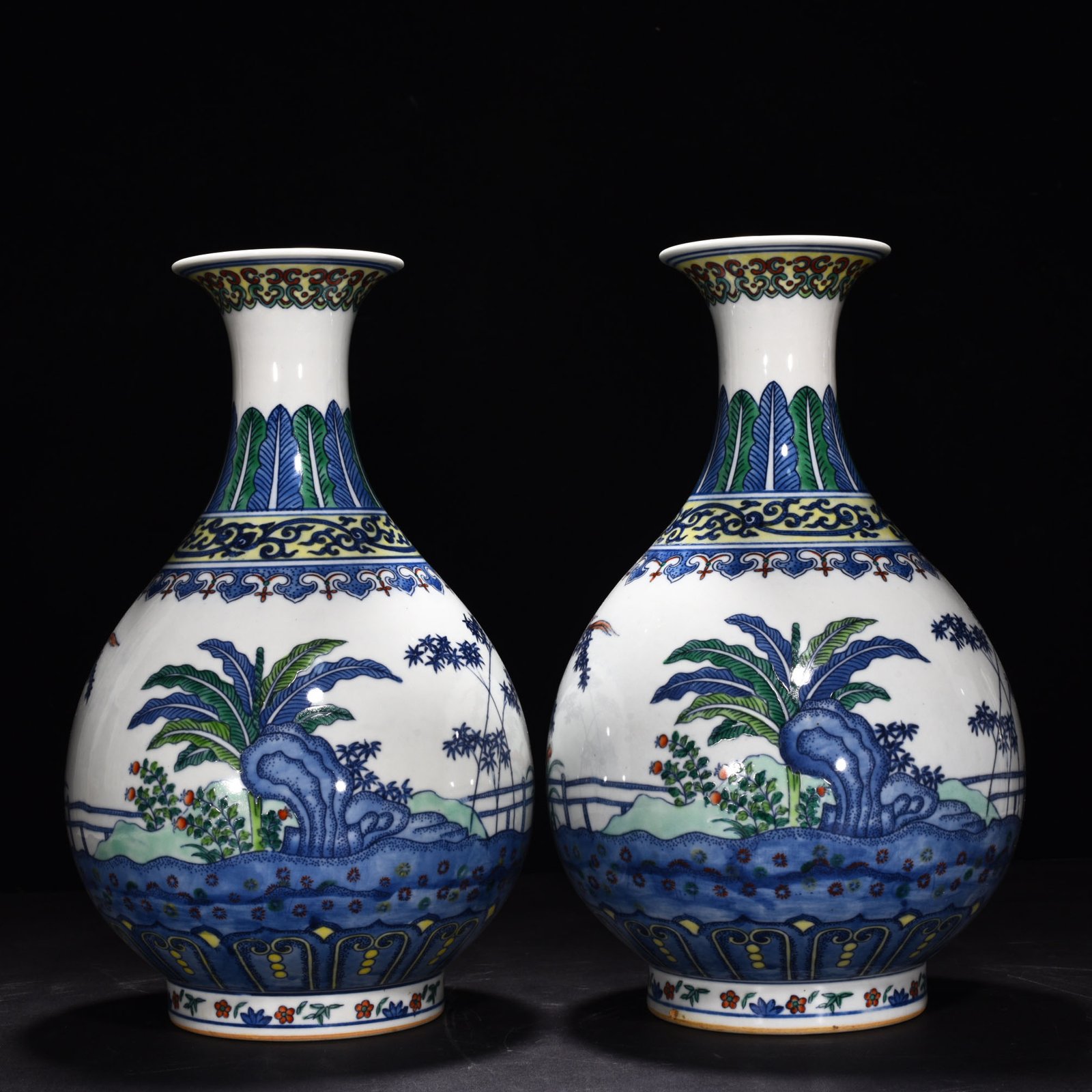Qing Dynasty Qianlong doucai jade pot spring vase