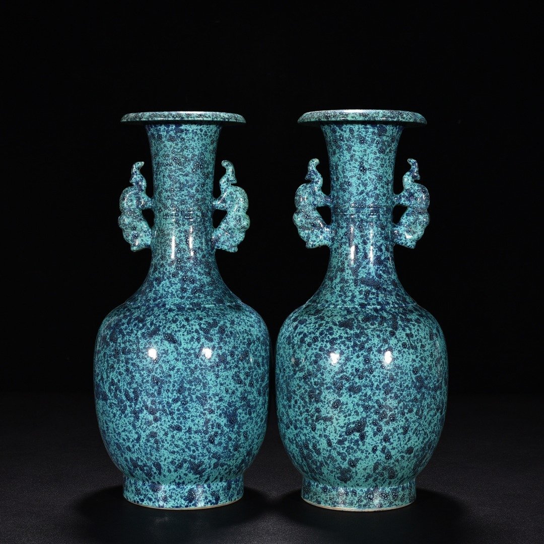 Qing Dynasty Qianlong Jun glazed amphorae