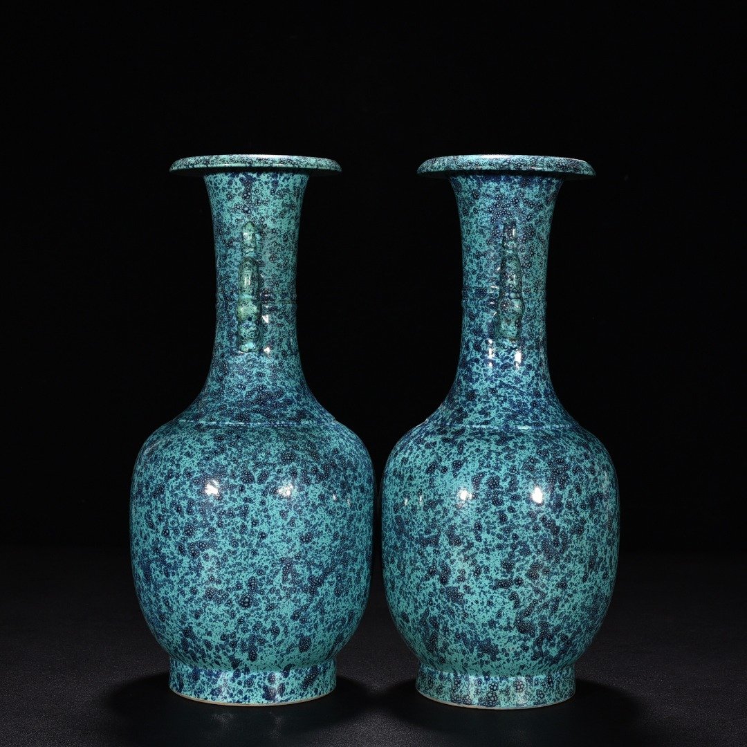 Qing Dynasty Qianlong Jun glazed amphorae