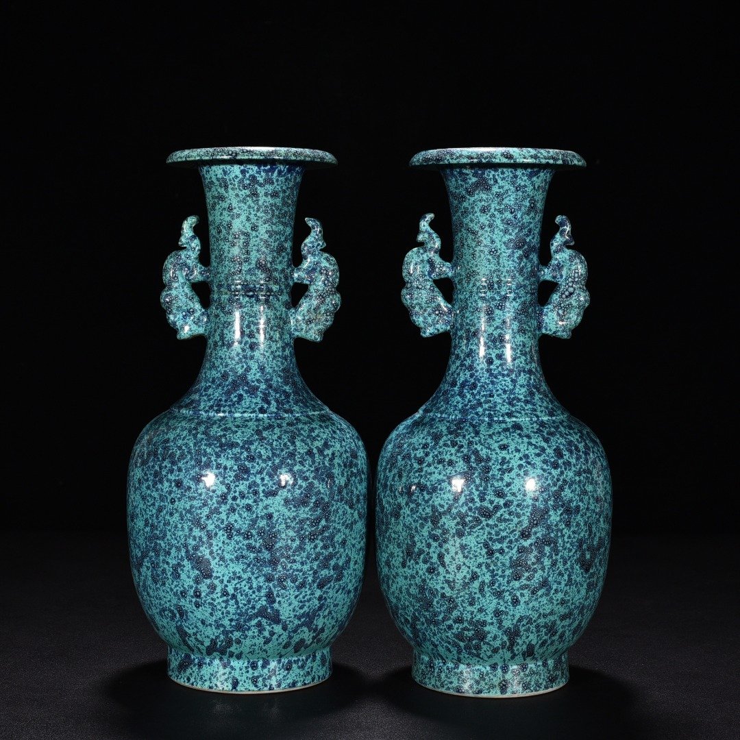 Qing Dynasty Qianlong Jun glazed amphorae