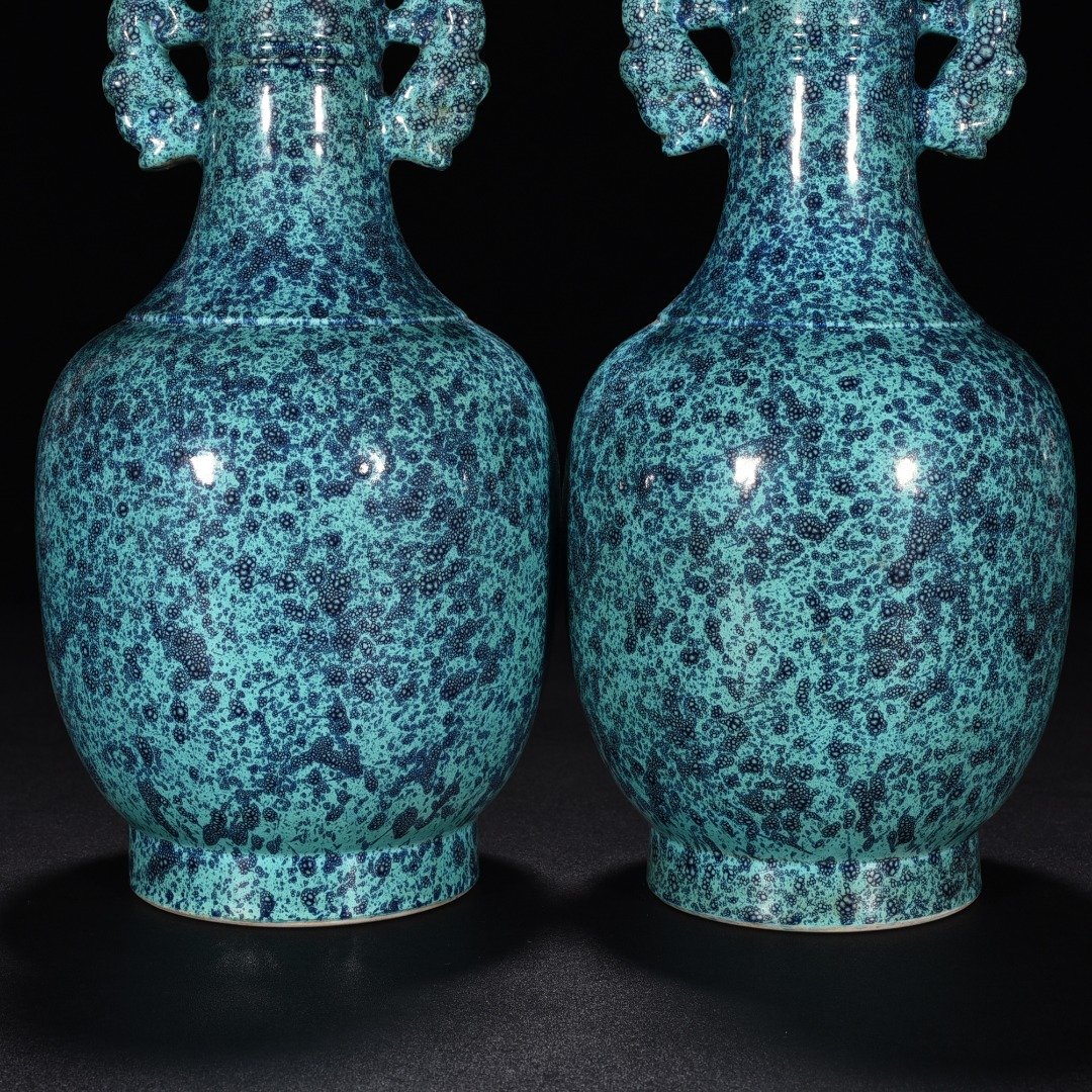 Qing Dynasty Qianlong Jun glazed amphorae