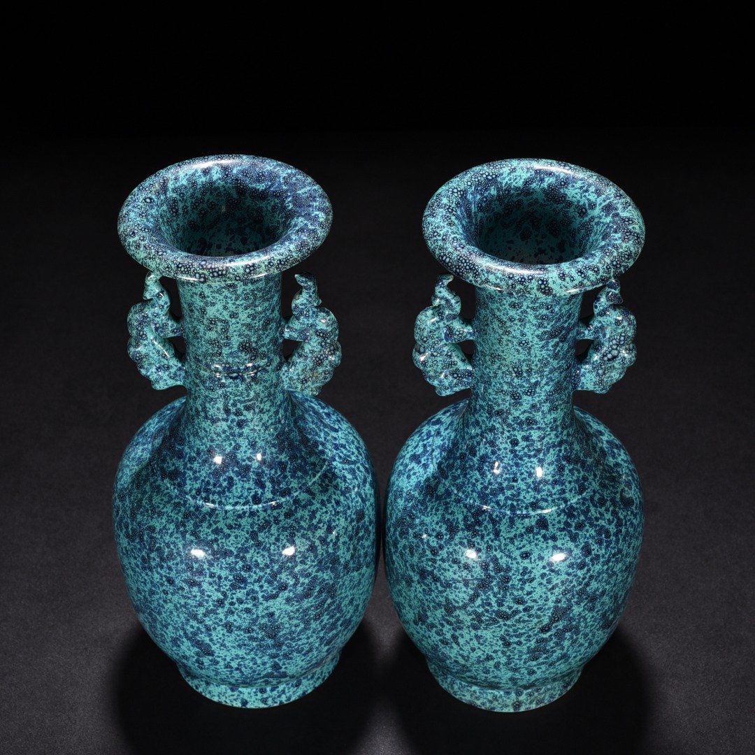 Qing Dynasty Qianlong Jun glazed amphorae