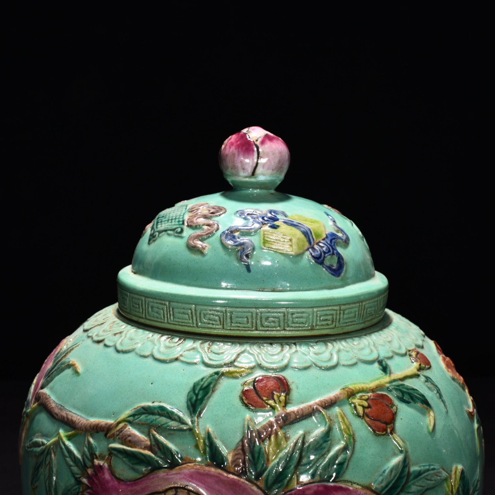 Qing Dynasty Qianlong Wang Bingrong’s pastel carved jar