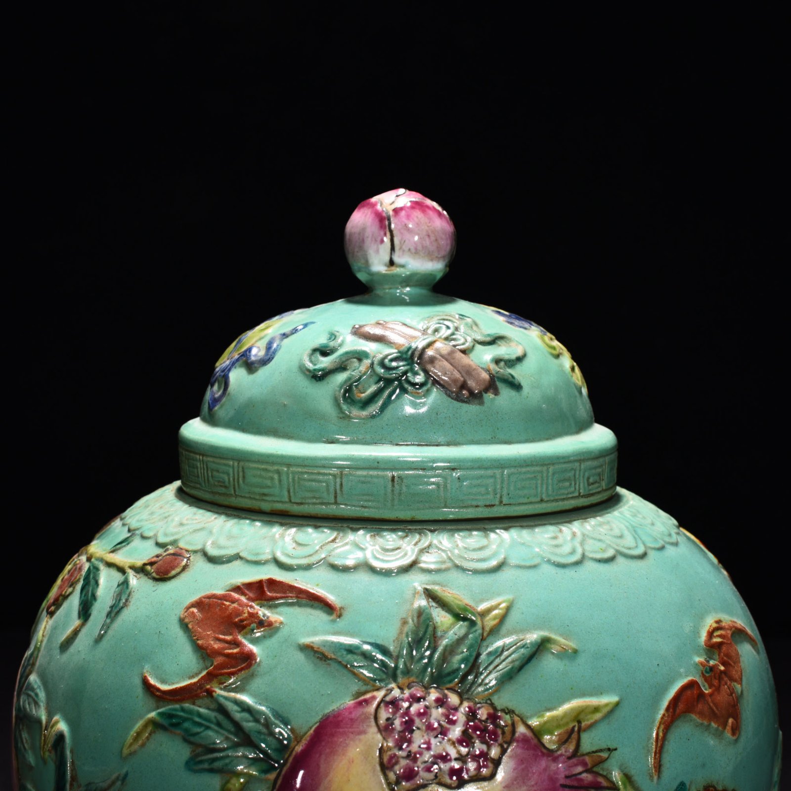 Qing Dynasty Qianlong Wang Bingrong’s pastel carved jar