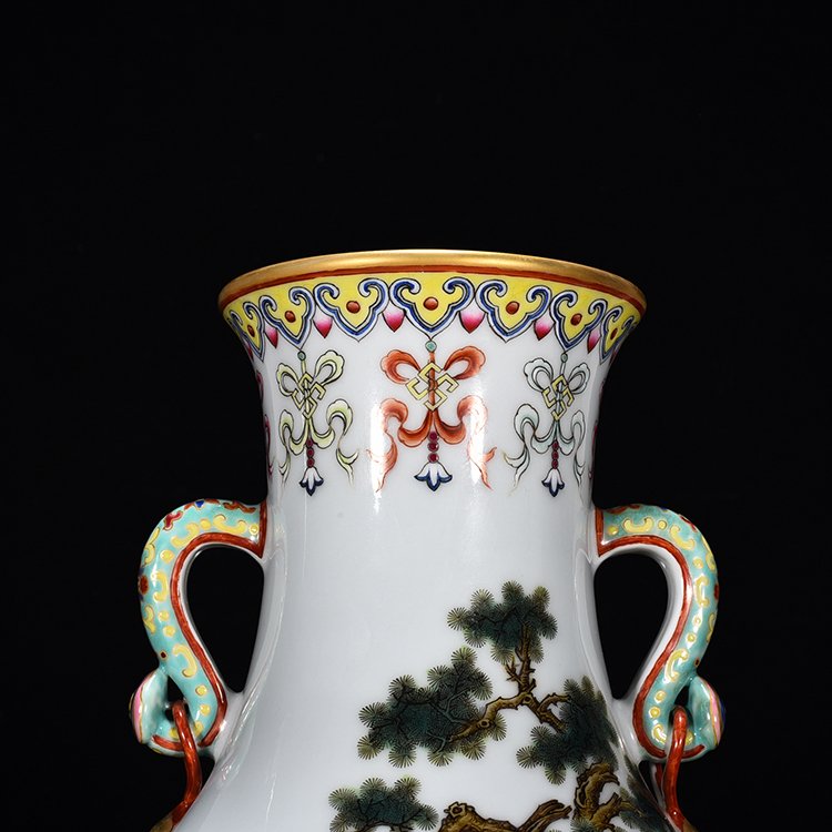 Qing Dynasty Qianlong enamel color ear vase