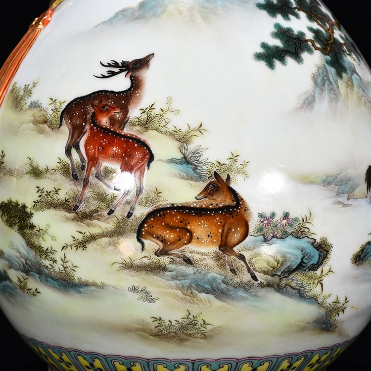 Qing Dynasty Qianlong enamel color ear vase