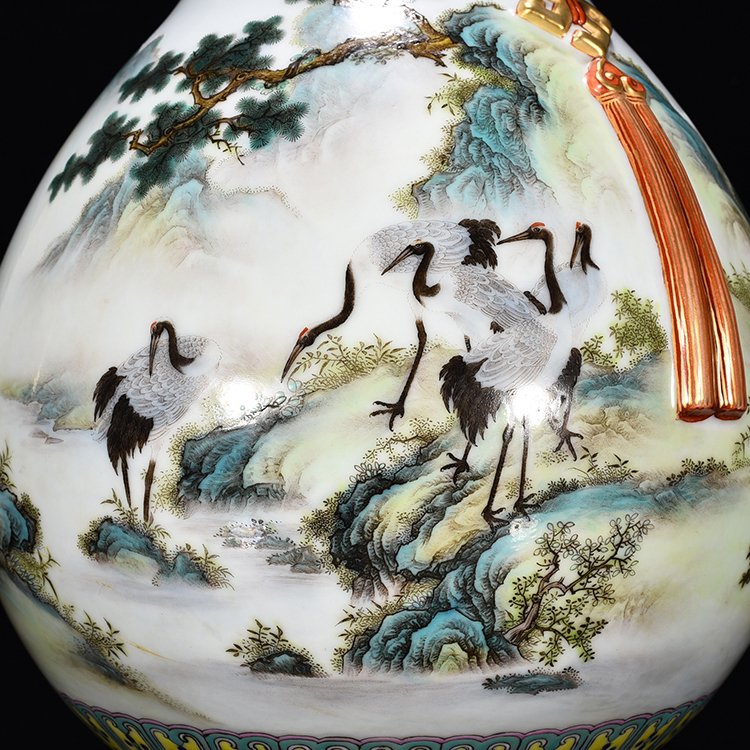 Qing Dynasty Qianlong enamel color ear vase