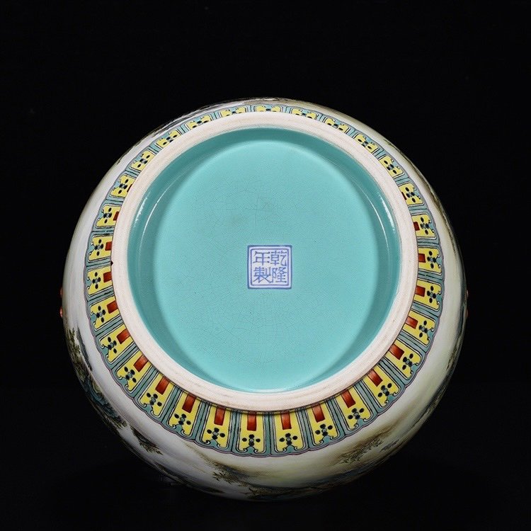 Qing Dynasty Qianlong enamel color ear vase