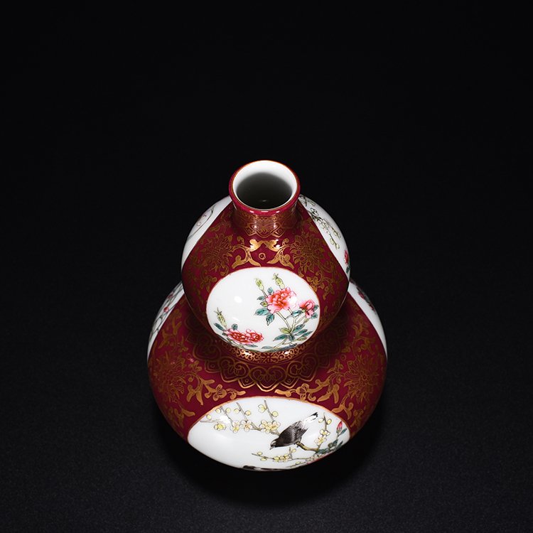 Qing Dynasty Qianlong aluminous red gold plated gourd vase