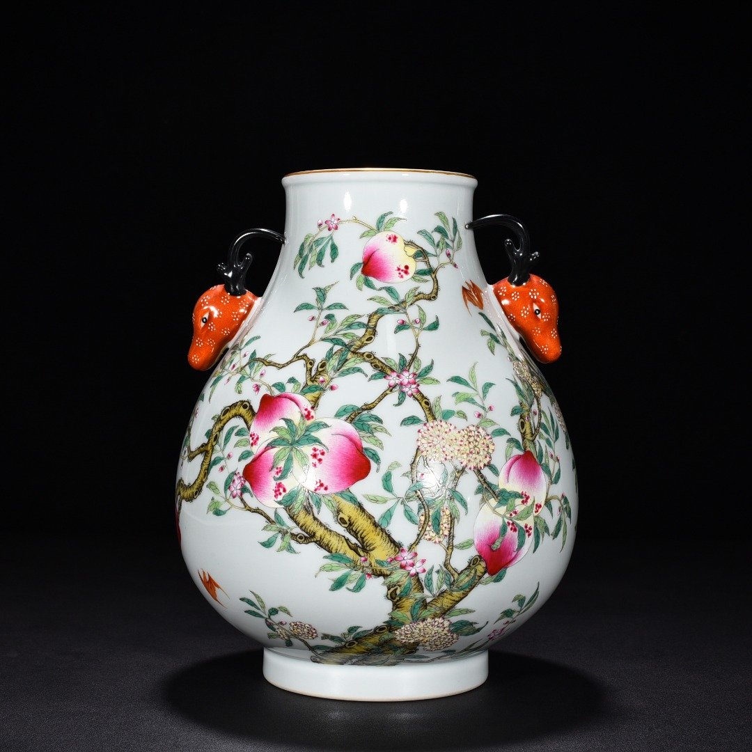 Qing Dynasty Qianlong pastel deer head vase