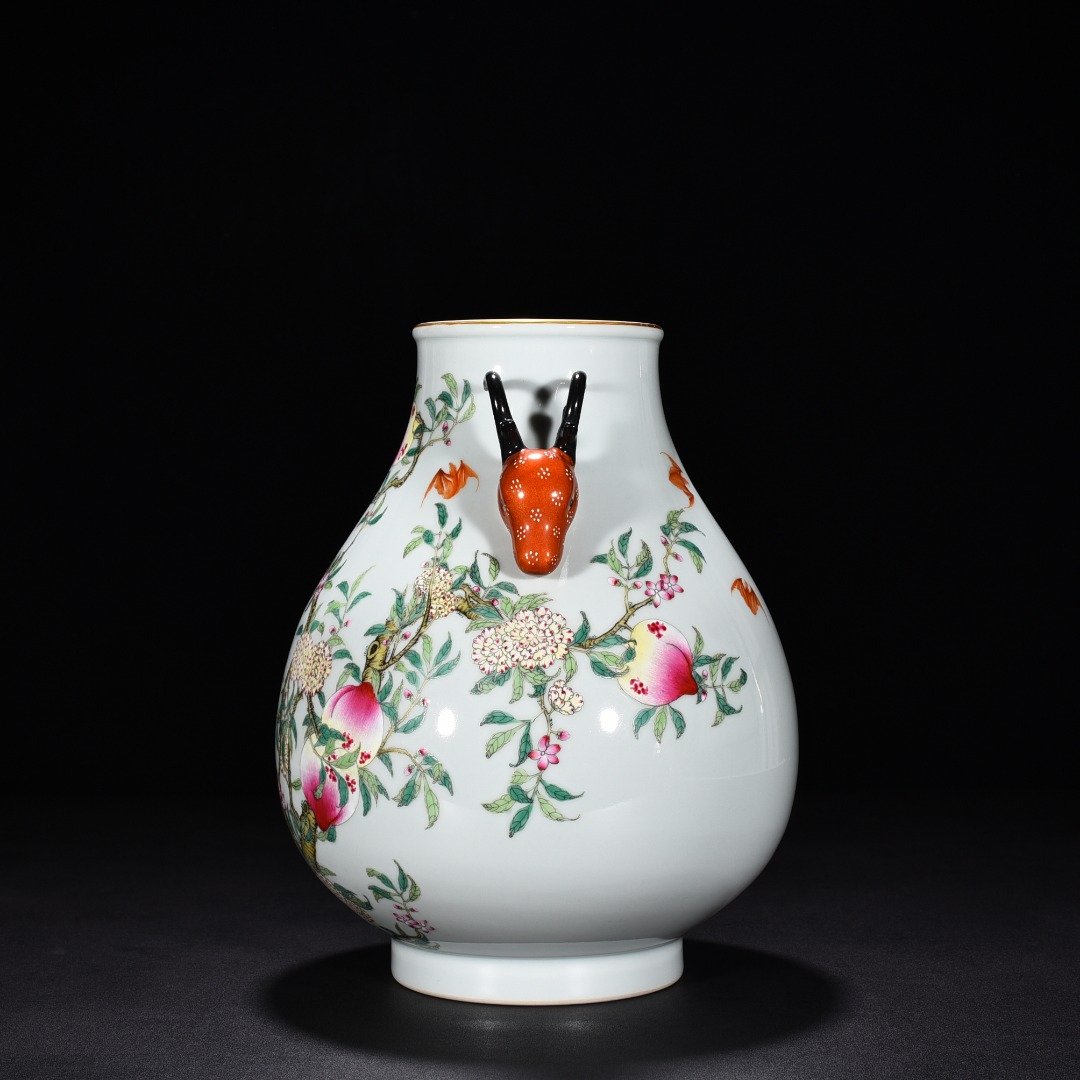Qing Dynasty Qianlong pastel deer head vase