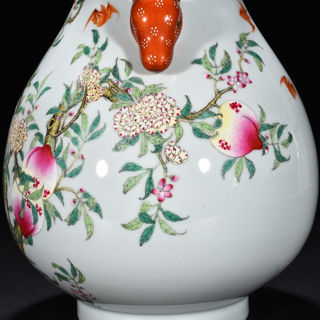Qing Dynasty Qianlong pastel deer head vase