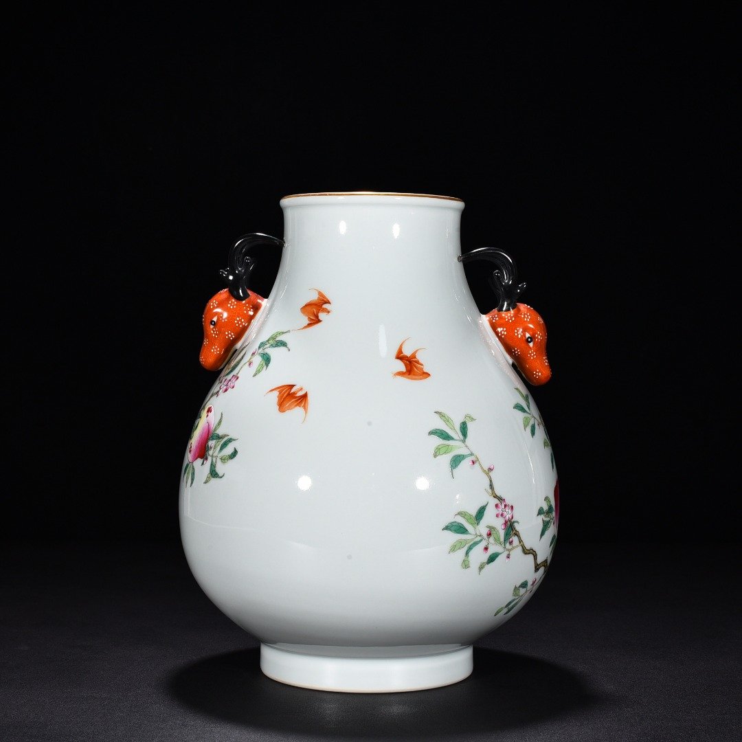 Qing Dynasty Qianlong pastel deer head vase
