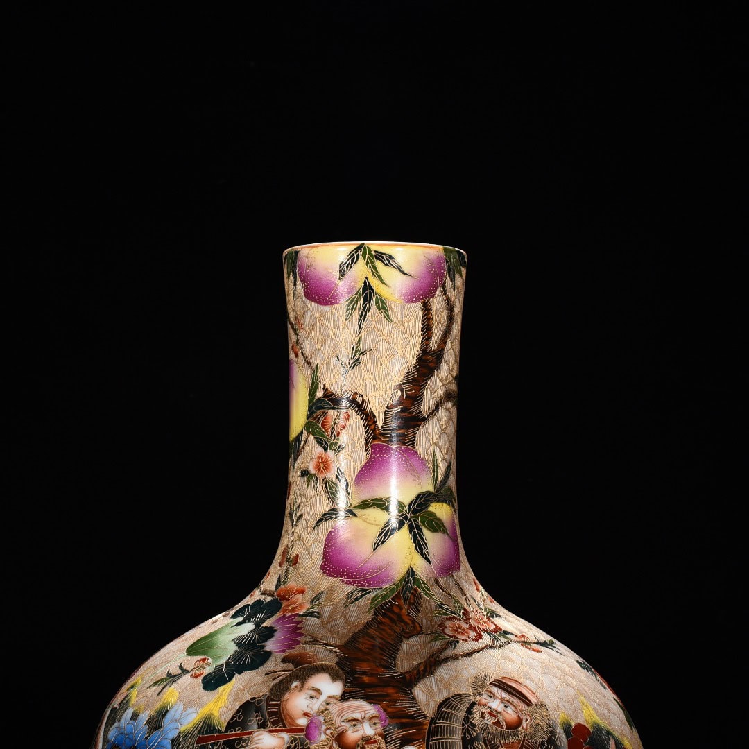 Qing Dynasty Qianlong pastel engraved gold celestial sphere vase