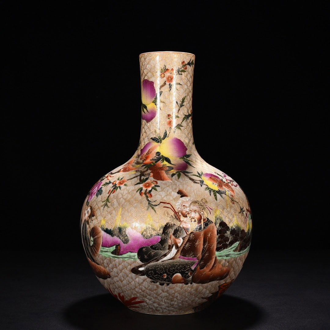 Qing Dynasty Qianlong pastel engraved gold celestial sphere vase