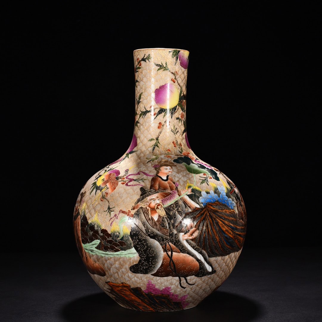Qing Dynasty Qianlong pastel engraved gold celestial sphere vase