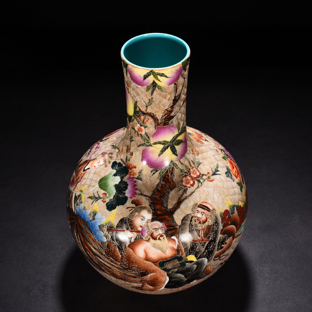 Qing Dynasty Qianlong pastel engraved gold celestial sphere vase