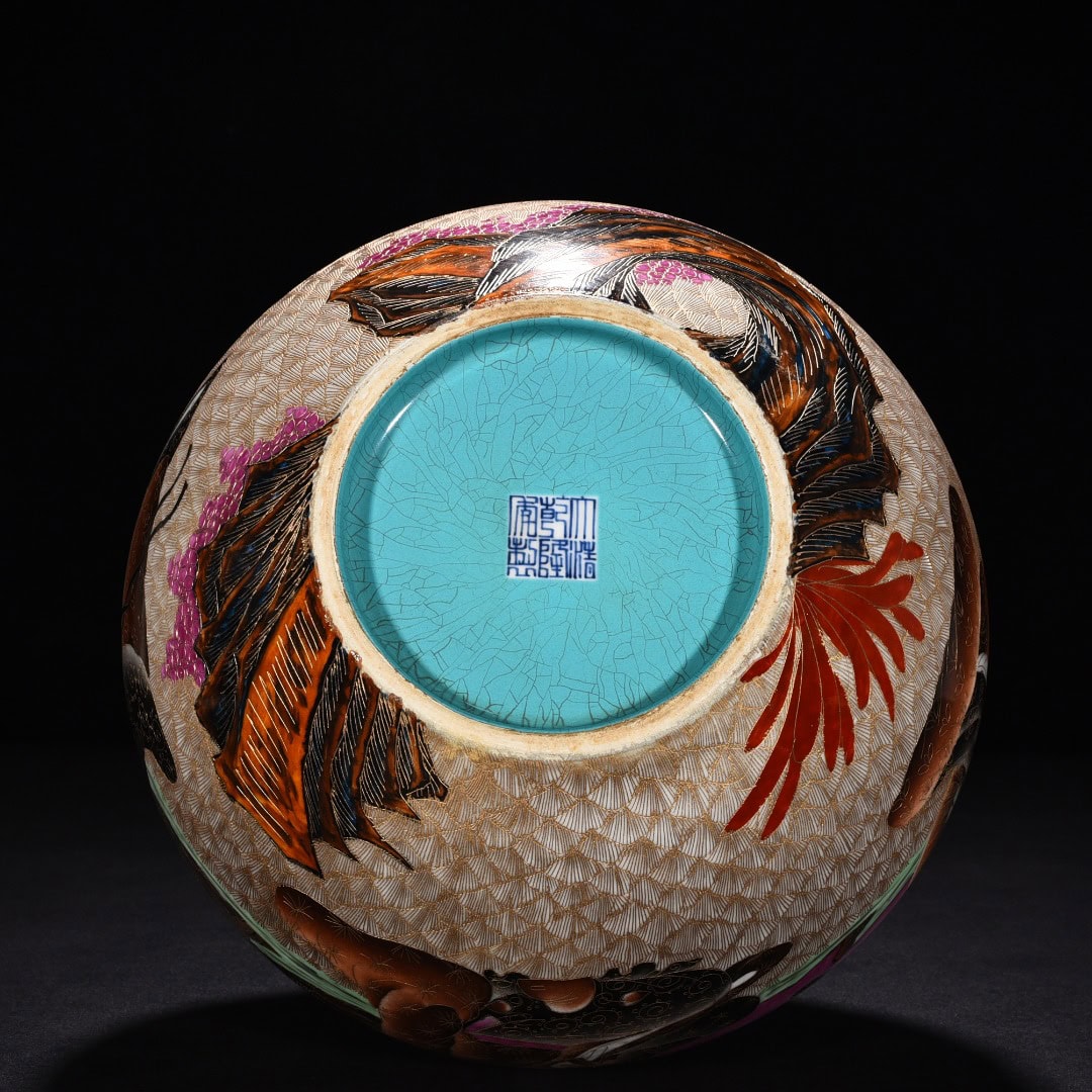 Qing Dynasty Qianlong pastel engraved gold celestial sphere vase