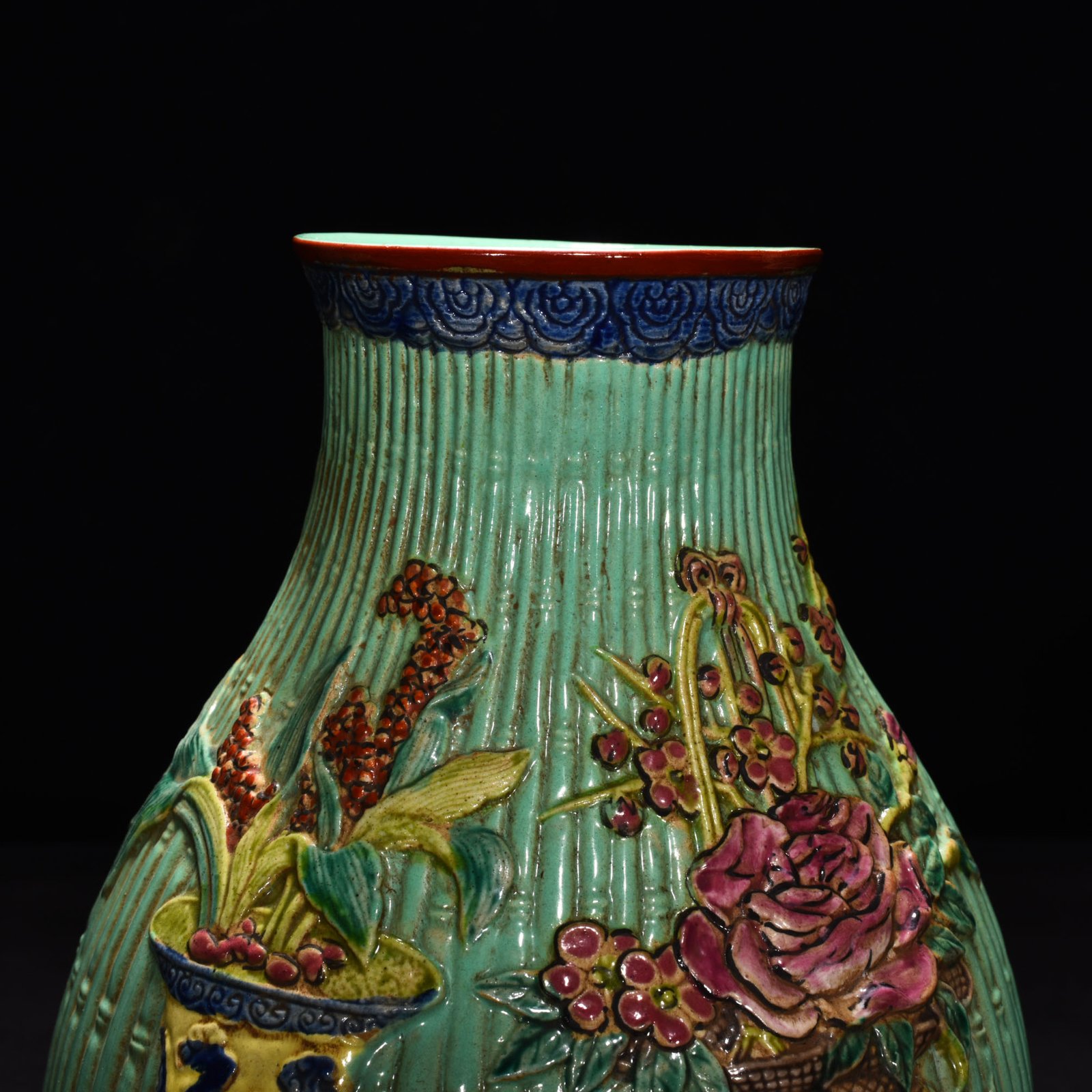 Qing Dynasty Qianlong pastel carved ancient flower basket
