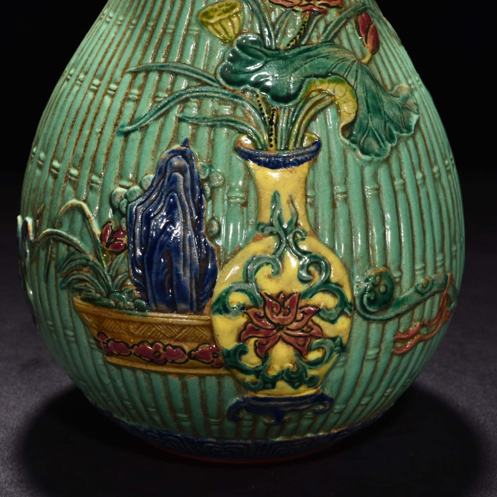 Qing Dynasty Qianlong pastel carved ancient flower basket