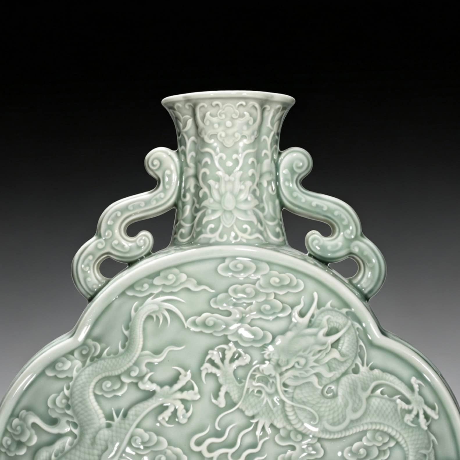 Qing Dynasty Qianlong pink celadon glaze flat bottle