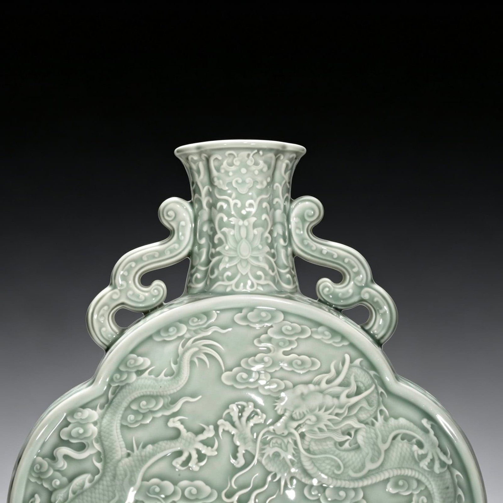 Qing Dynasty Qianlong pink celadon glaze flat bottle