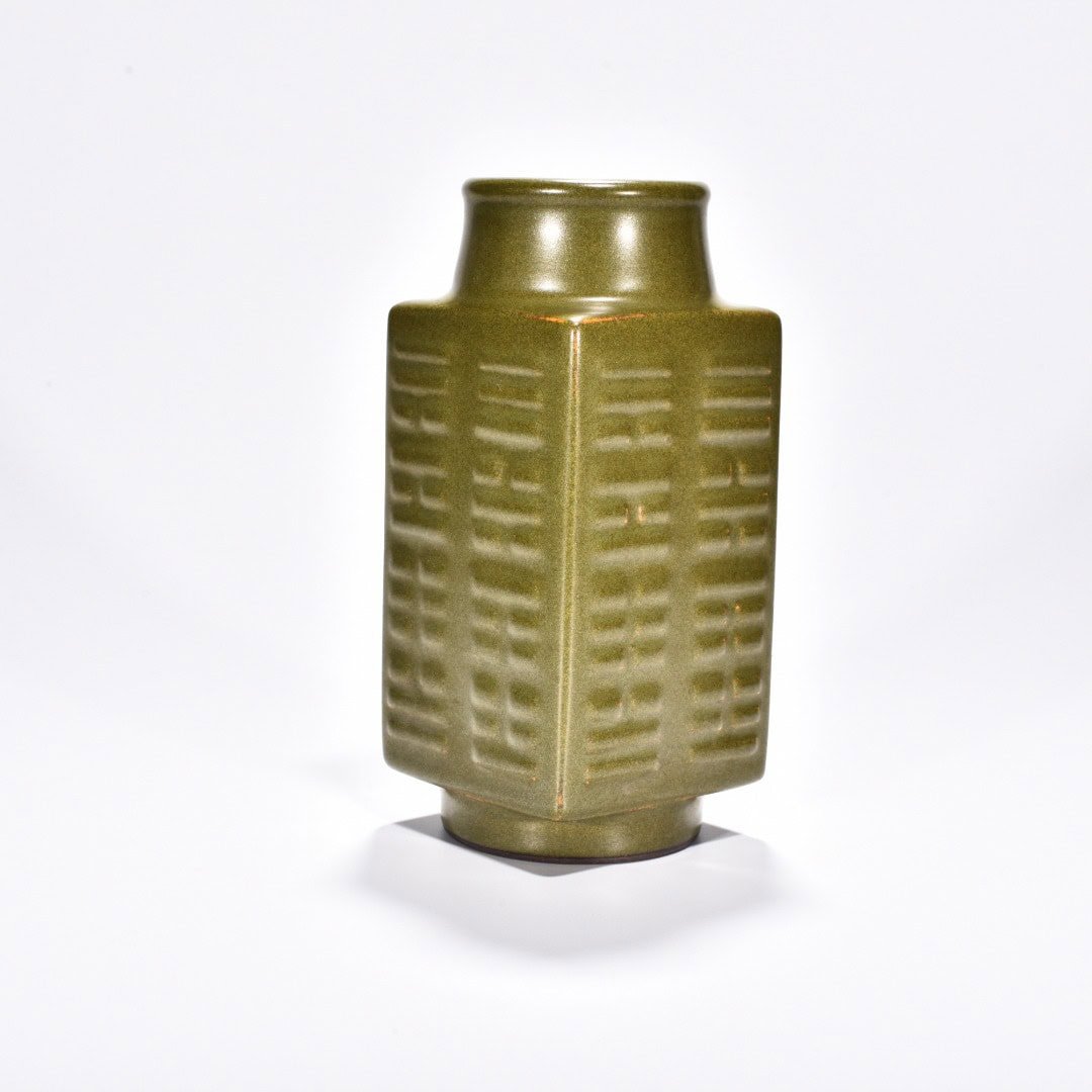 Qing Dynasty Qianlong tea powder glaze Cong style bottle