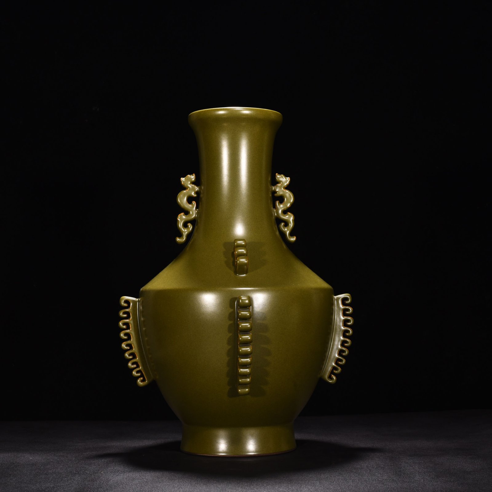 Qing Dynasty Qianlong tea glazed halberd vase