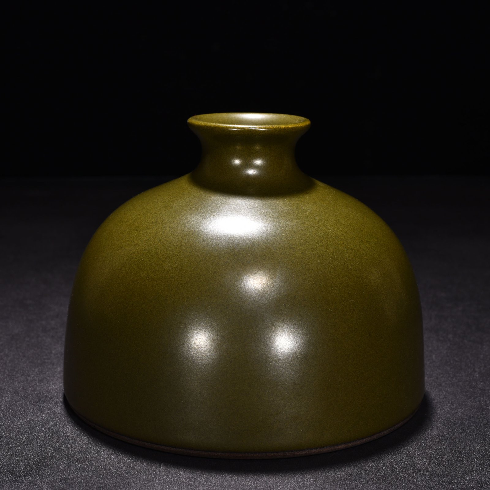 Qing Dynasty Qianlong Taibai Zun tea powder glaze bowl