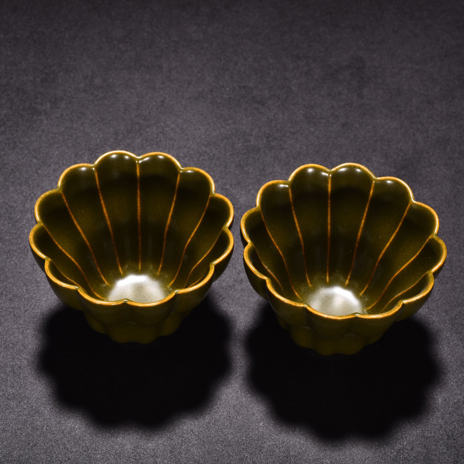 Qing Dynasty Qianlong tea powder glazed magnolia petal cup