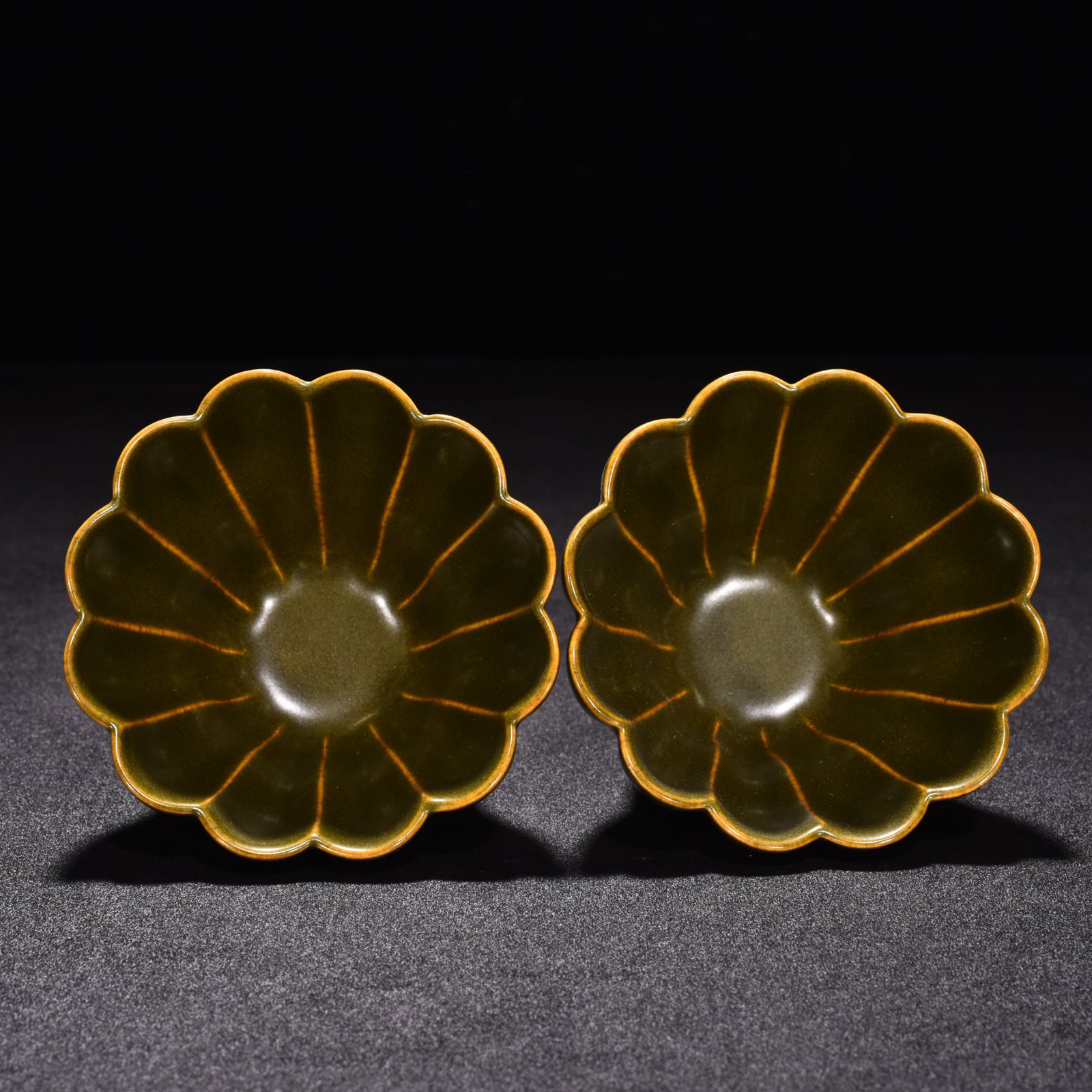 Qing Dynasty Qianlong tea powder glazed magnolia petal cup