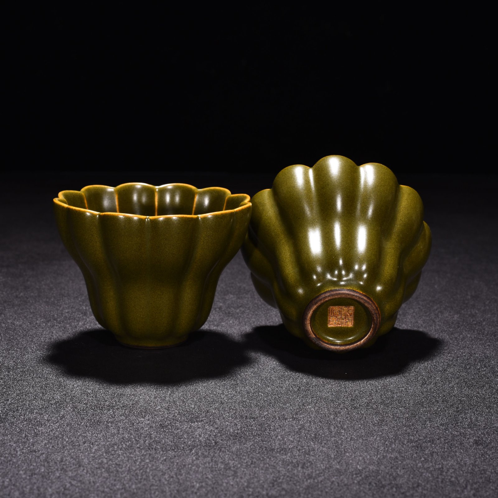 Qing Dynasty Qianlong tea powder glazed magnolia petal cup