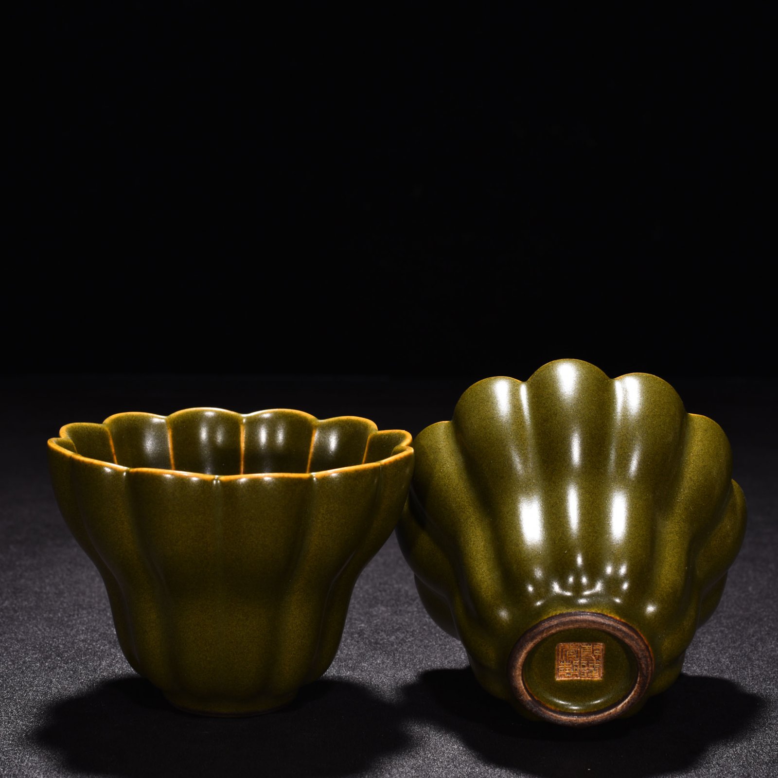 Qing Dynasty Qianlong tea powder glazed magnolia petal cup