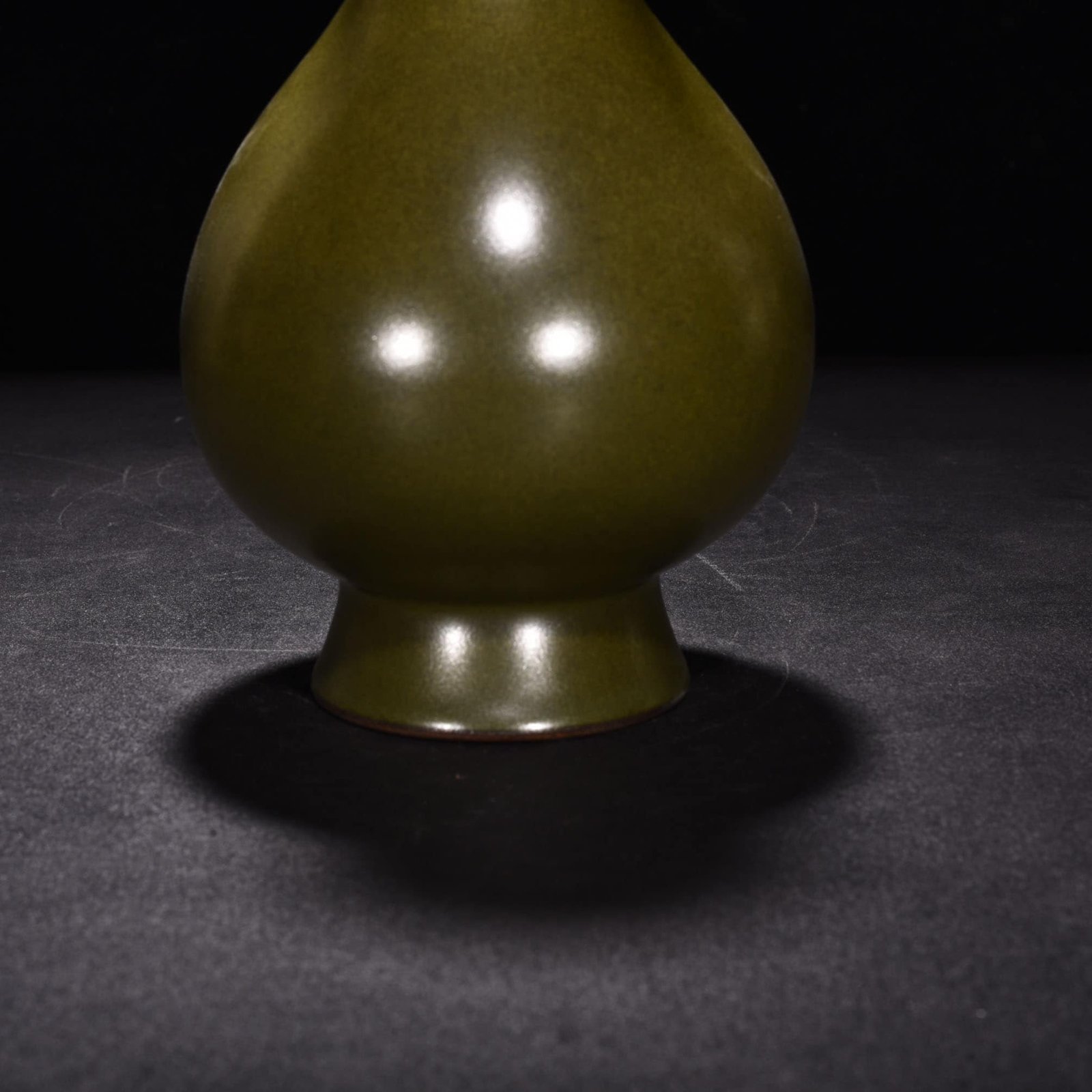 Qing Dynasty Qianlong tea powder glazed jade pot spring vase
