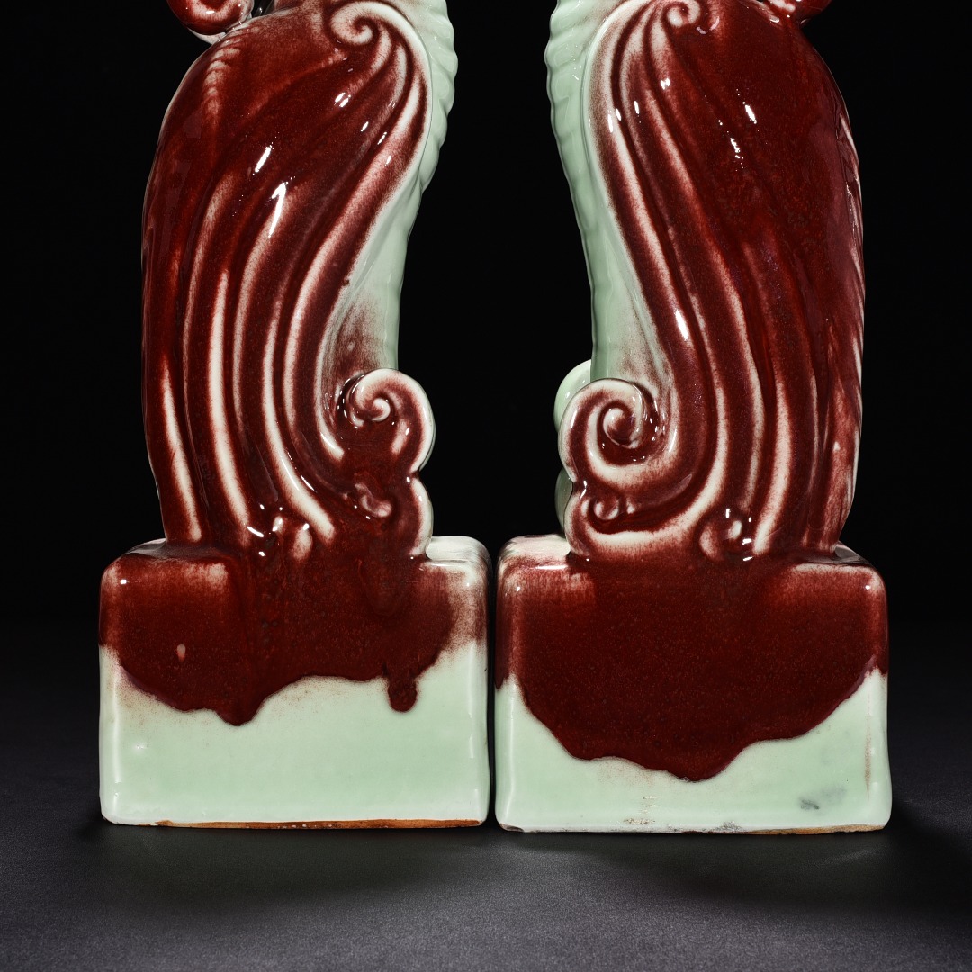 Qing Dynasty Qianlong bean green glaze obsidian statue