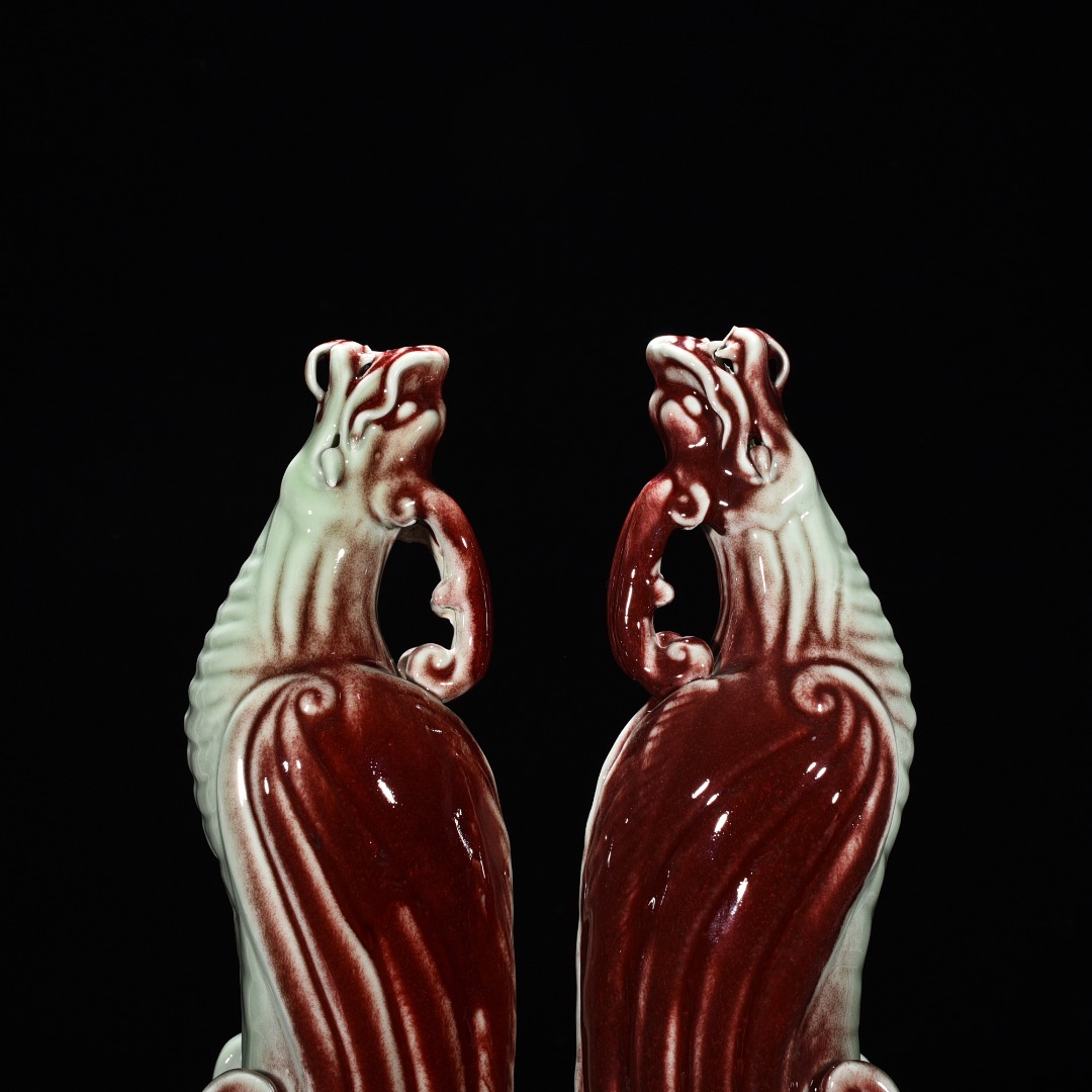 Qing Dynasty Qianlong bean green glaze obsidian statue