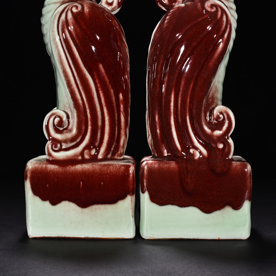 Qing Dynasty Qianlong bean green glaze obsidian statue