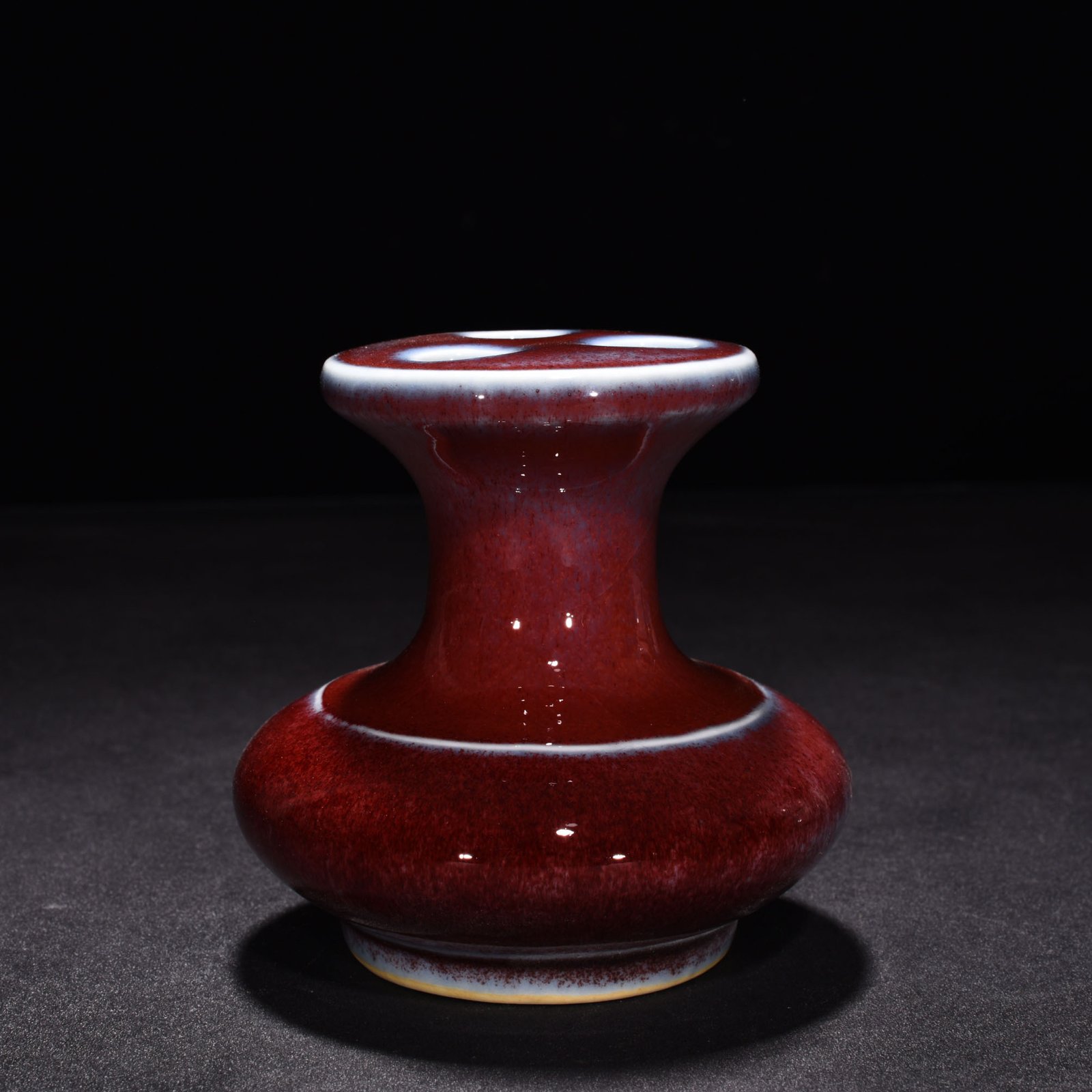 Qing Dynasty Qianlong Langhong kiln vase