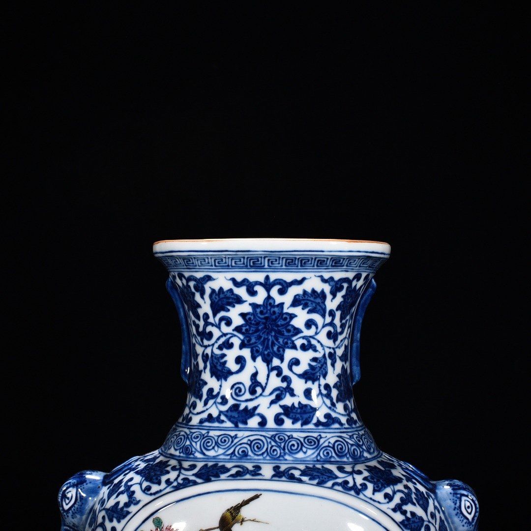 Qing Dynasty Qianlong blue and whitespring swallow flat vase
