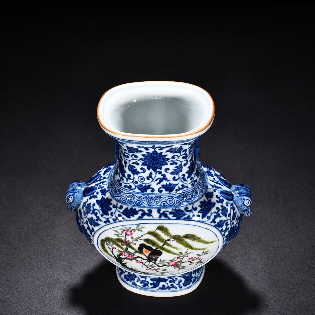 Qing Dynasty Qianlong blue and whitespring swallow flat vase