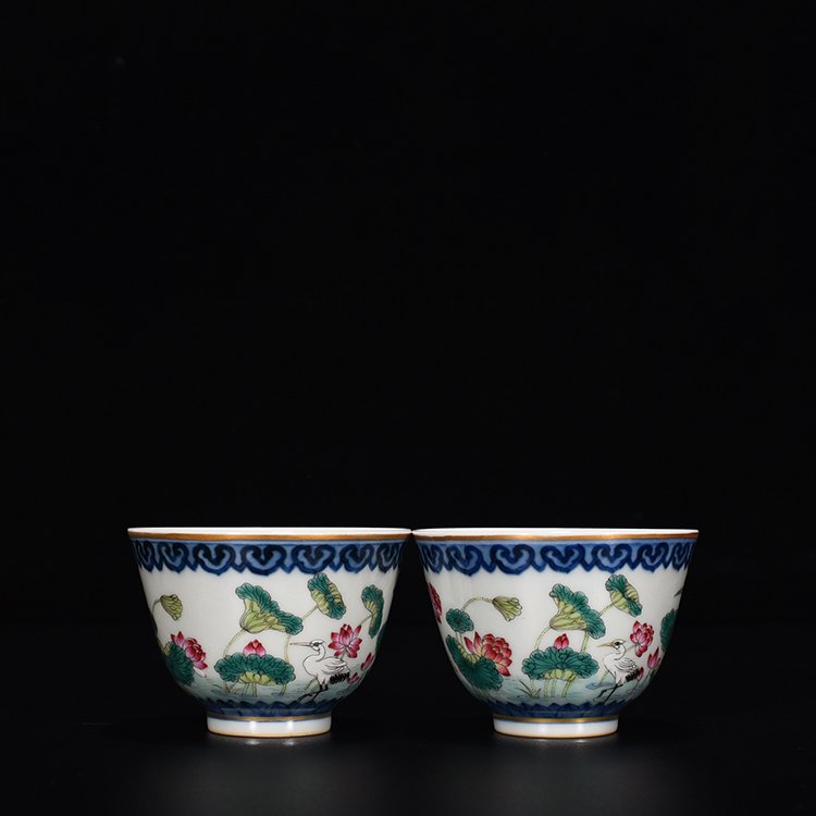 Qing Dynasty Qianlong blue and white cormorant cup