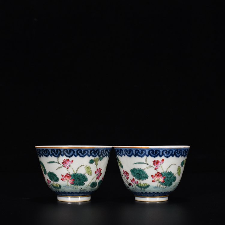 Qing Dynasty Qianlong blue and white cormorant cup