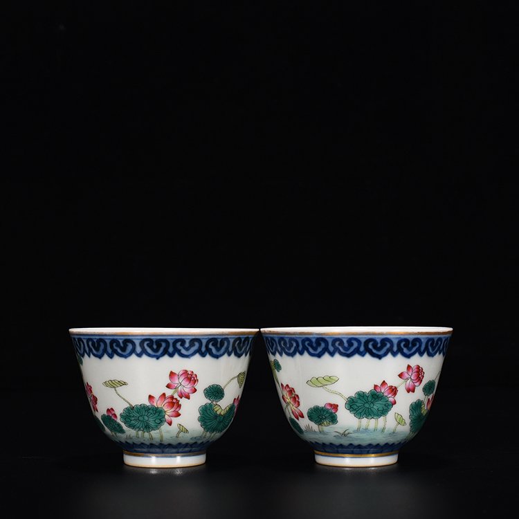 Qing Dynasty Qianlong blue and white cormorant cup