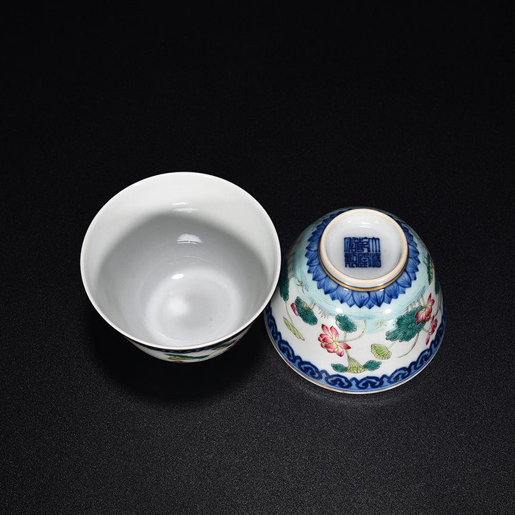 Qing Dynasty Qianlong blue and white cormorant cup