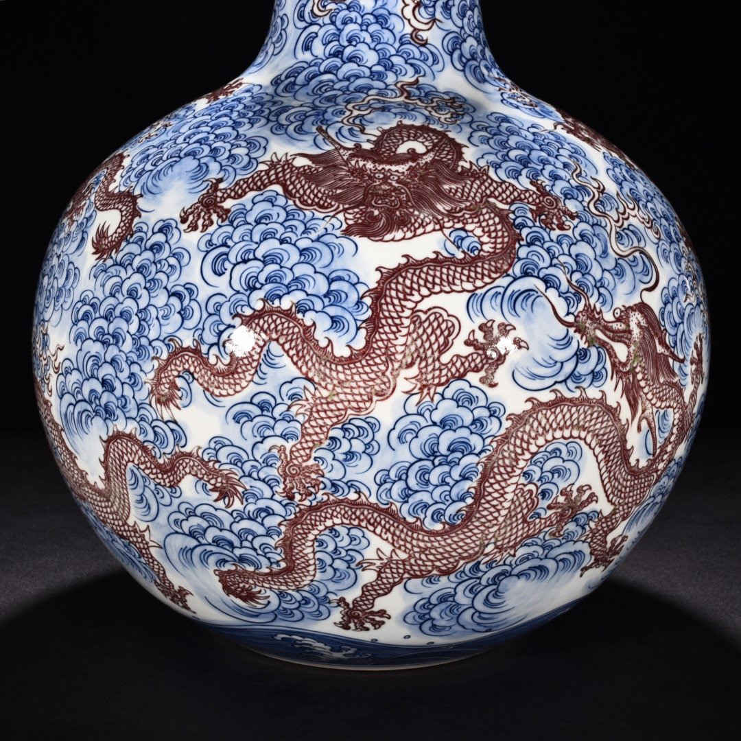 Qing Dynasty Qianlong blue and white underglaze red celestial sphere vase