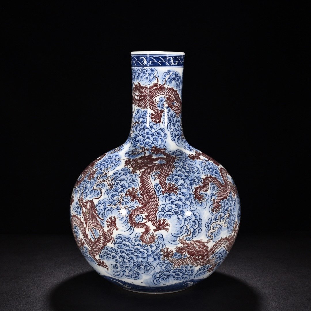 Qing Dynasty Qianlong blue and white underglaze red celestial sphere vase