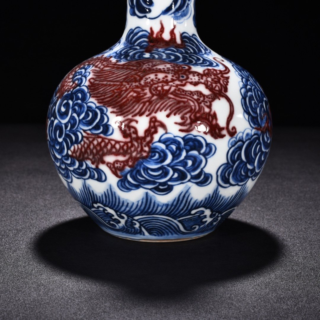 Qing Dynasty Qianlong blue and white underglaze red celestial sphere vase
